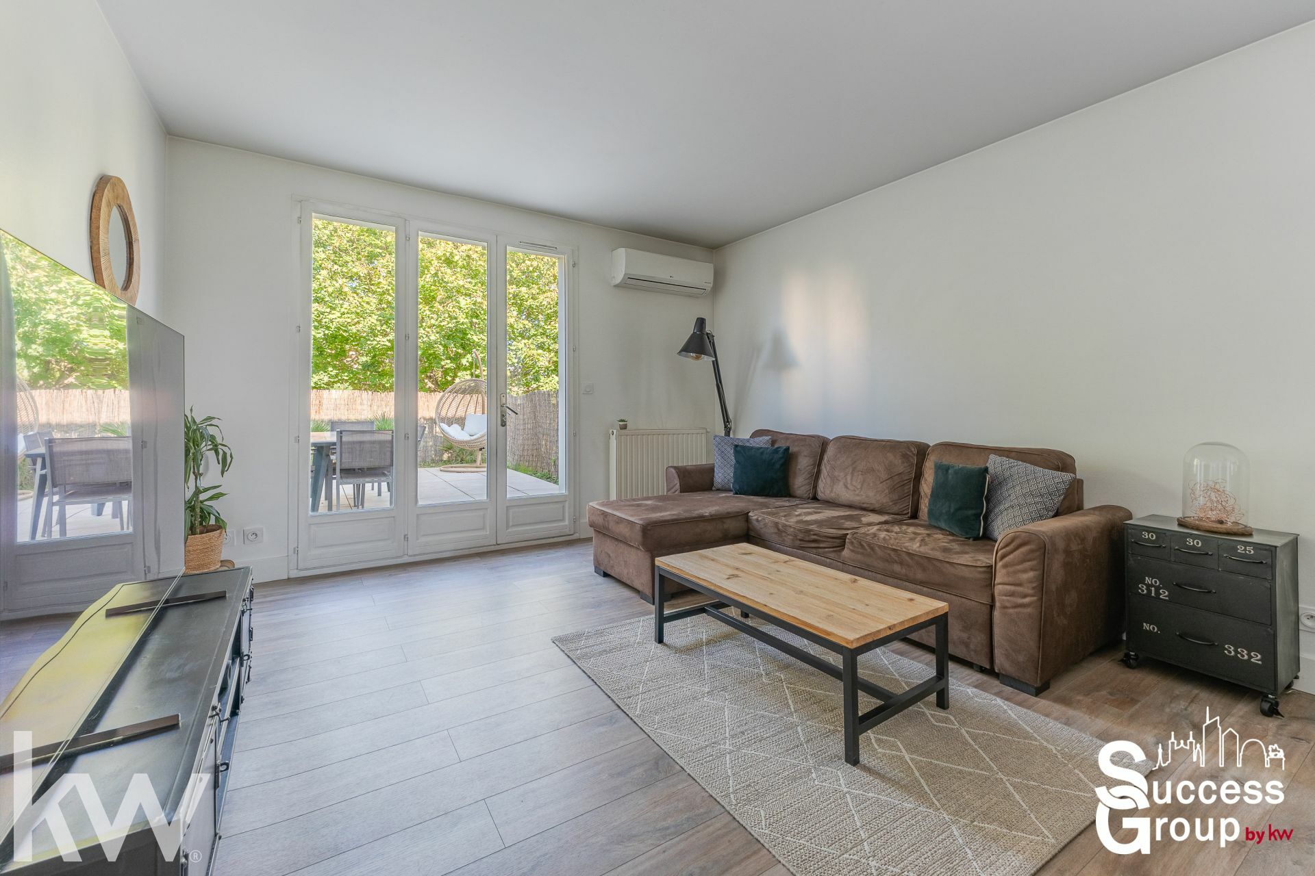 BRON – appartement T3 de 65m² rénové avec terrasse, cave et garage