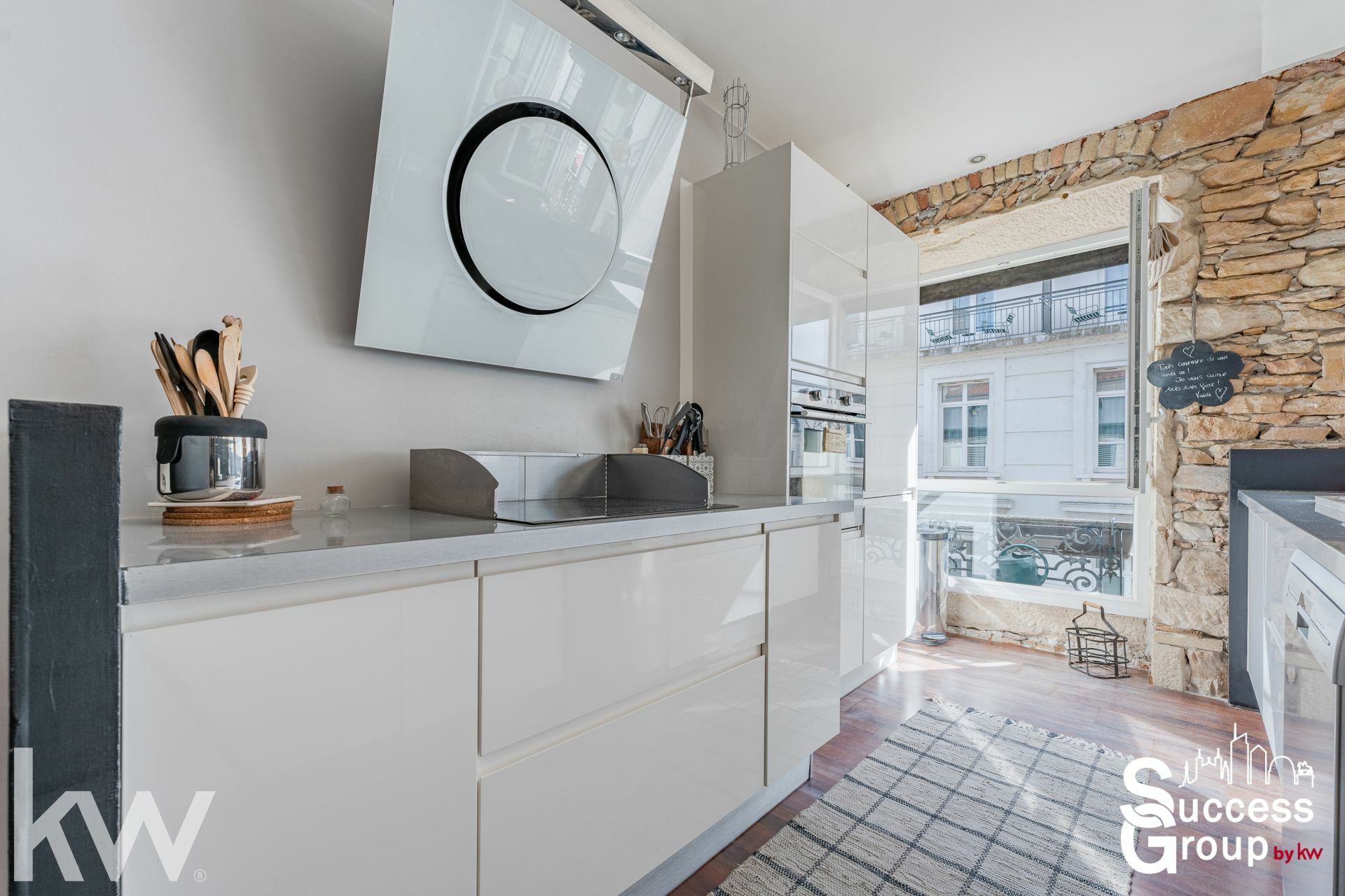 LYON 06 – appartement T3 de 90 m² en étage élevé avec grenier et cave
