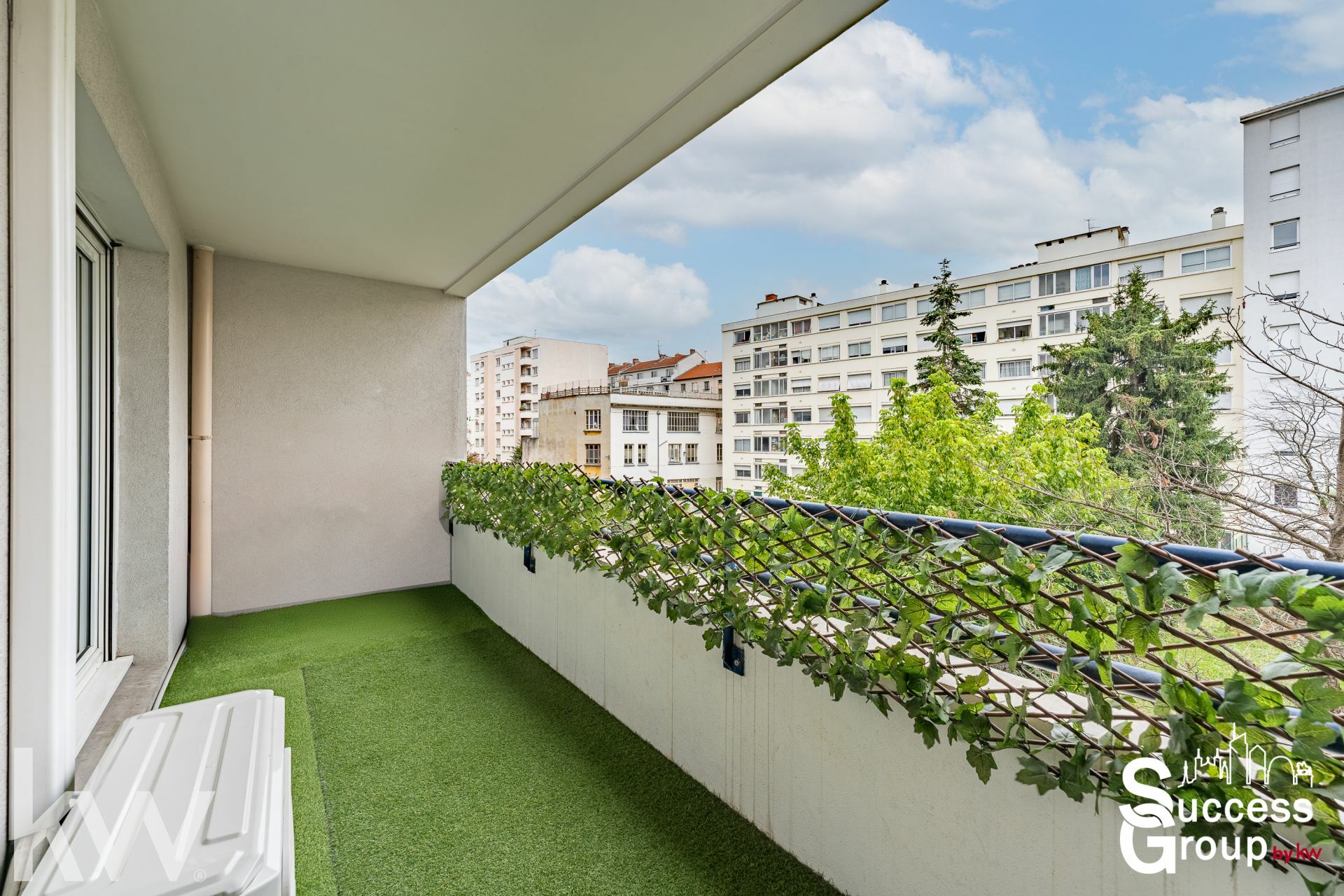 VILLEURBANNE – T4 de 100 m² avec balcon, cave et garage