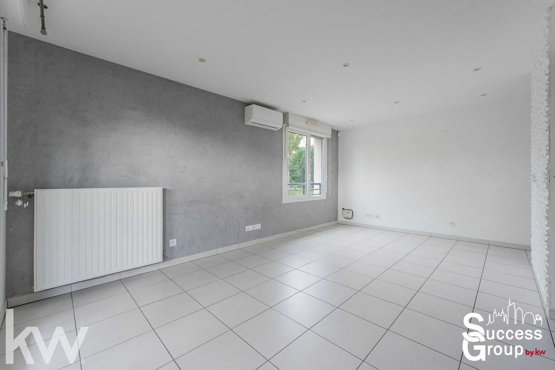 BRON – appartement T4 de 83 m² avec terrasse, jardin et garage
