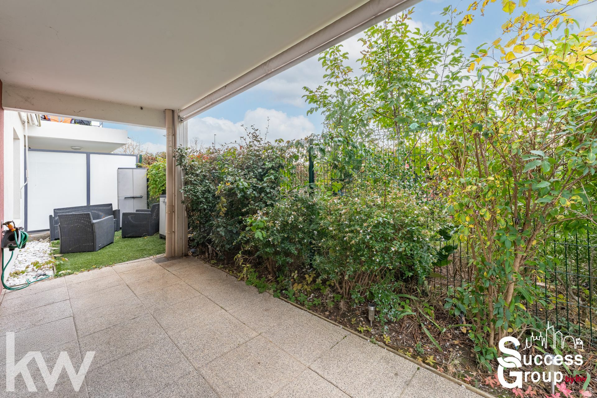 BRON – appartement T4 de 83 m² avec terrasse, jardin et garage