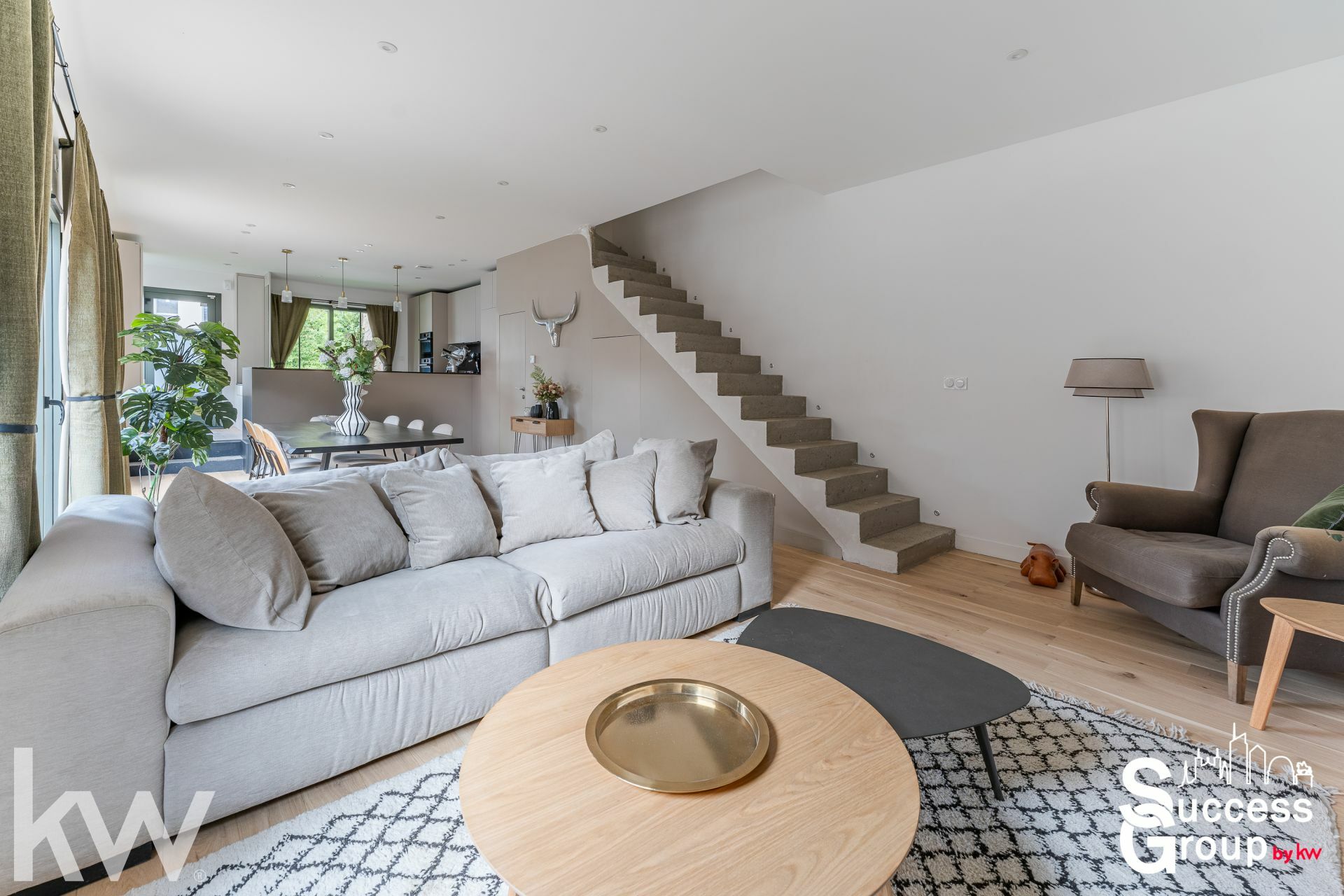 FONTAINES-SUR-SAÔNE – Maison 5 pièces de 103 m² avec jardin et terrasse