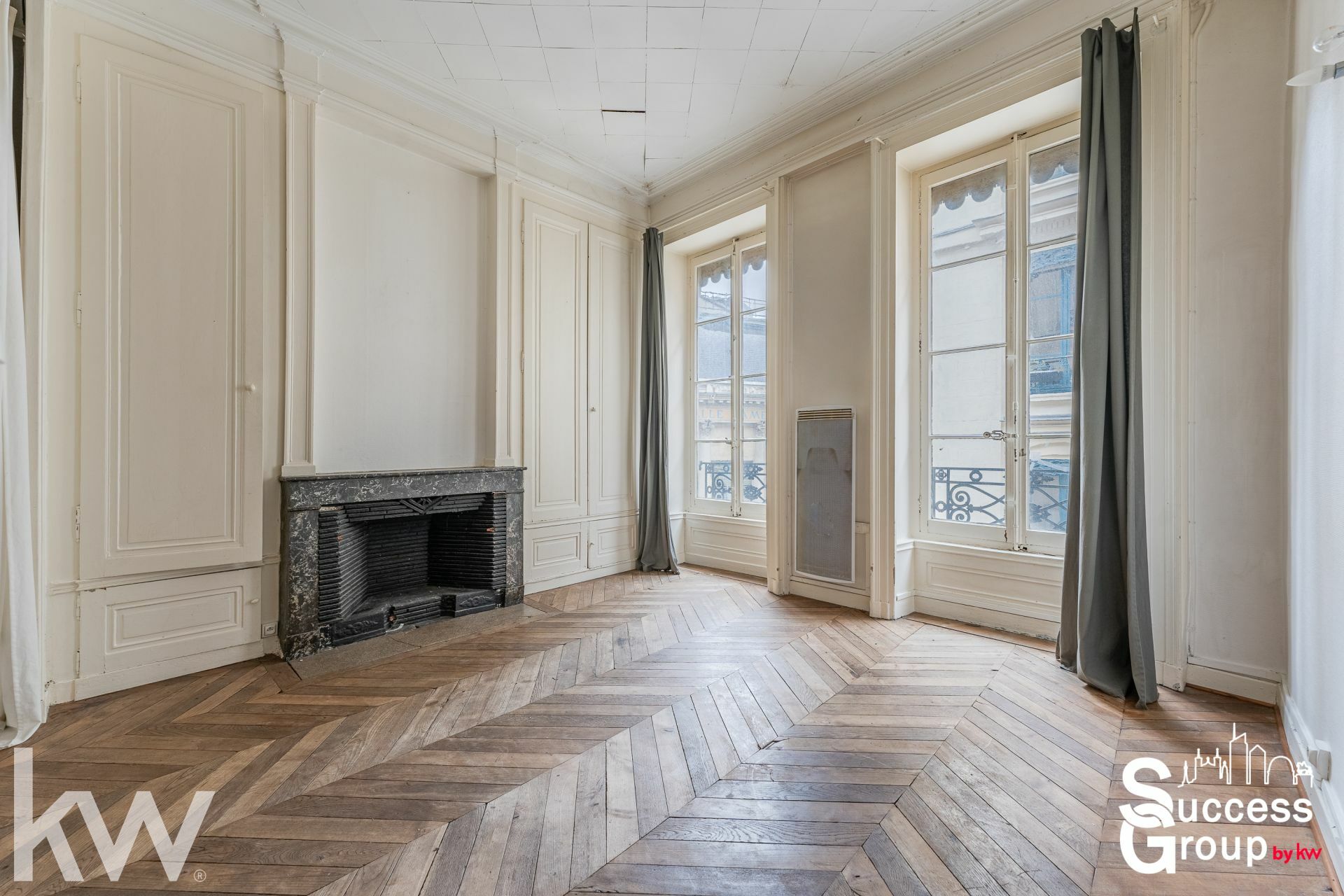 LYON 01 – appartement 2 pièces de 54 m² en étage élevé