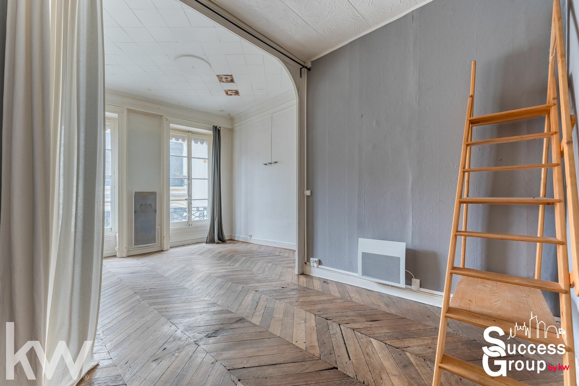 LYON 01 – appartement 2 pièces de 54 m² en étage élevé