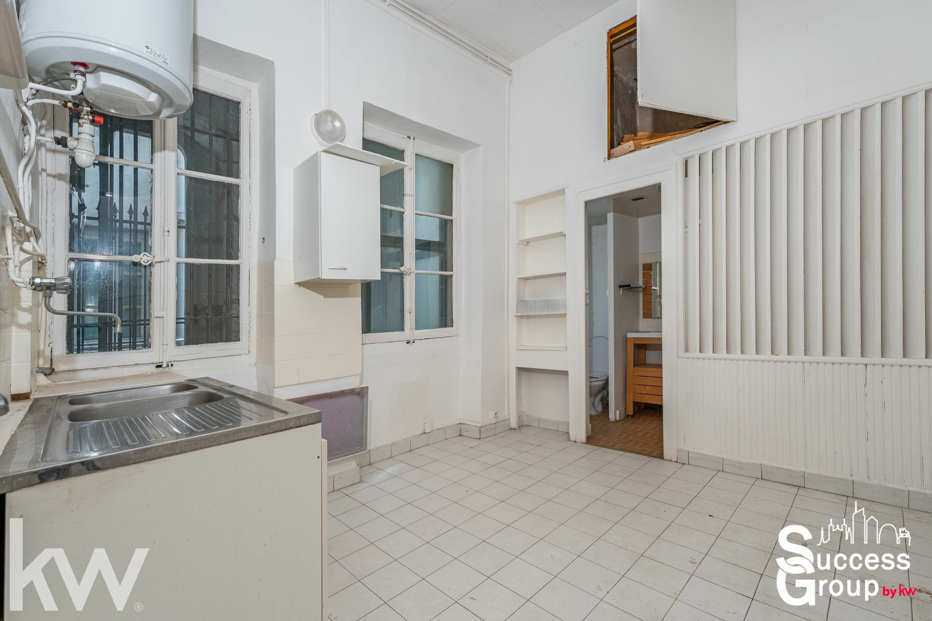 LYON 01 – appartement 2 pièces de 54 m² en étage élevé