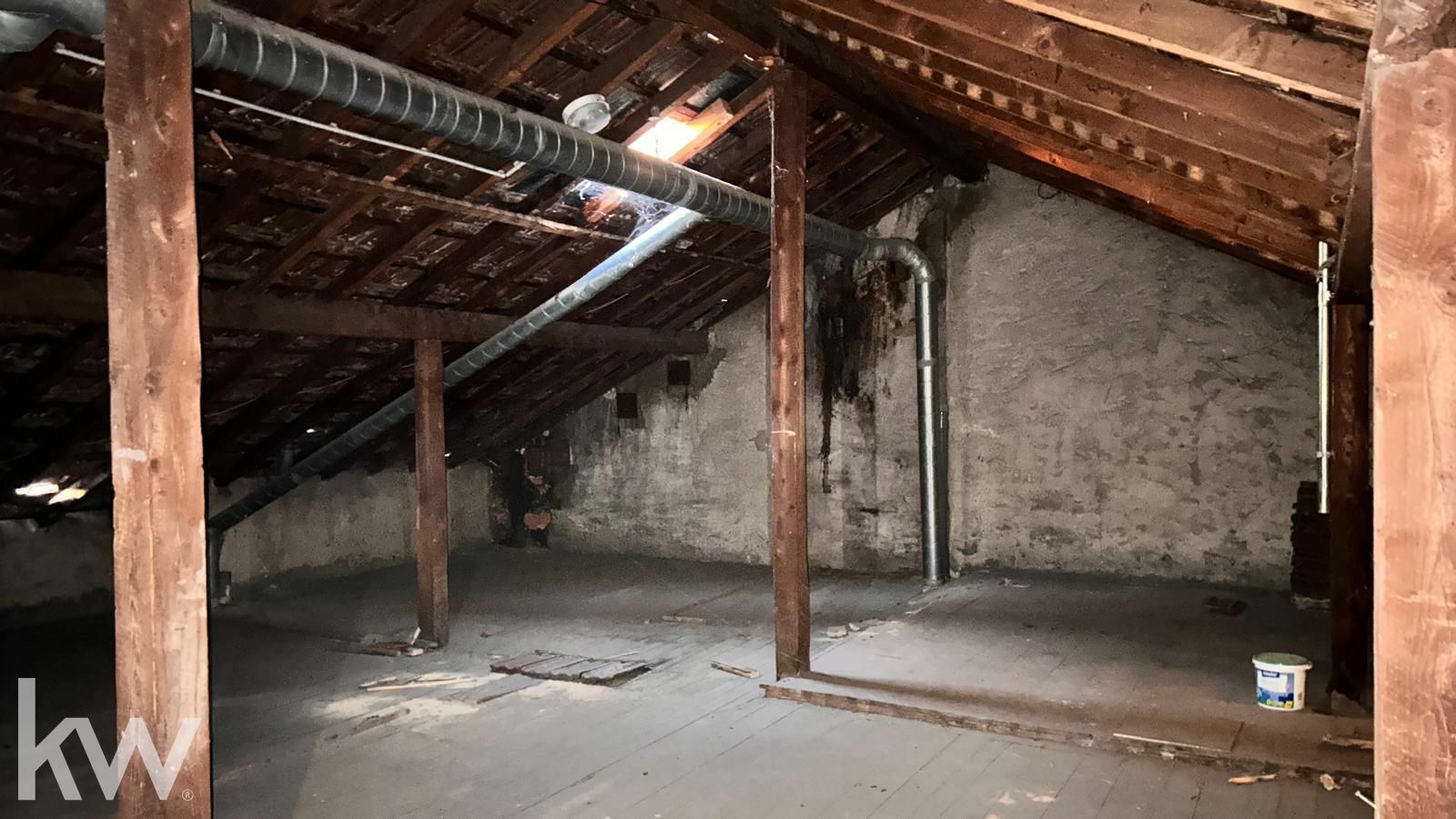 ANNECY – Grenier aménageable de 79 m² au sol