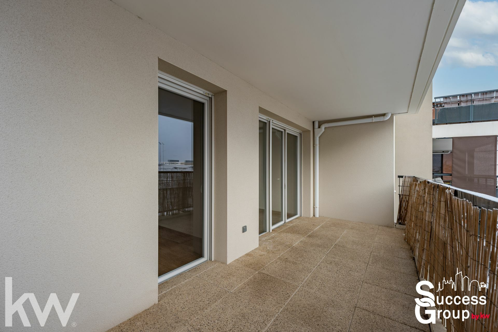 MEYZIEU – appartement T2 de 43 m² avec grande terrasse et garage