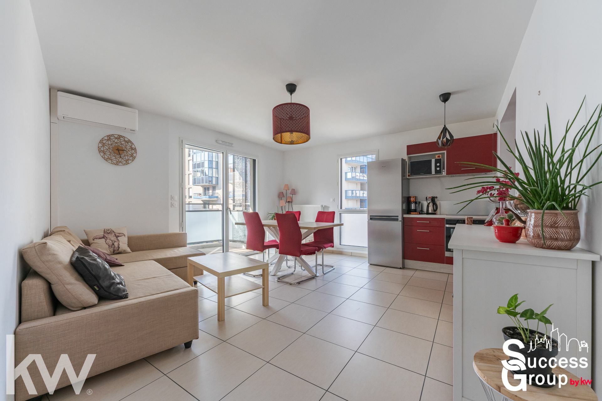 LYON 07 – Appartement 3 pièces de 65 m² avec balcon et stationnement