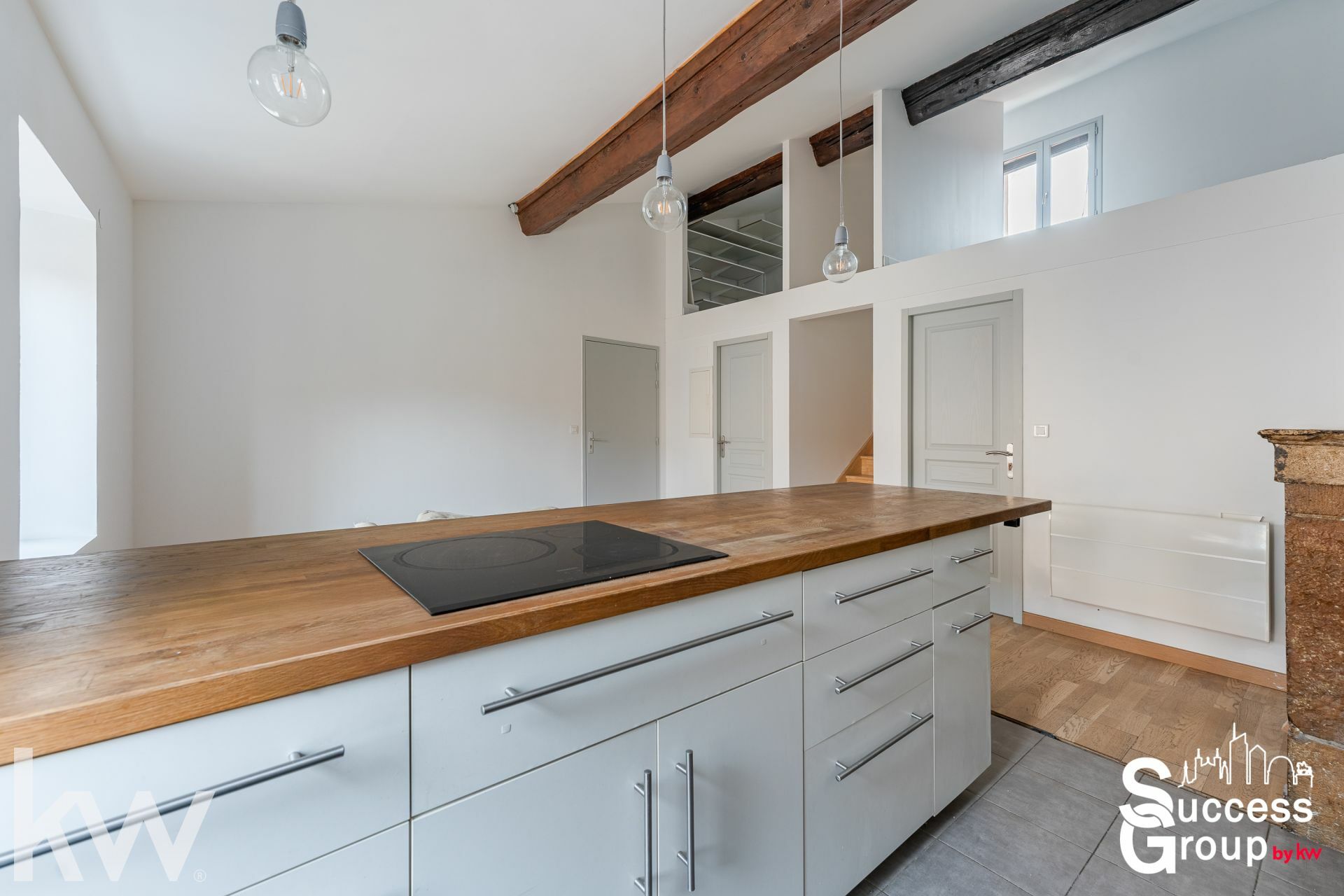 LYON 01 – Appartement 3 pièces de 58 m² au dernier étage avec cave