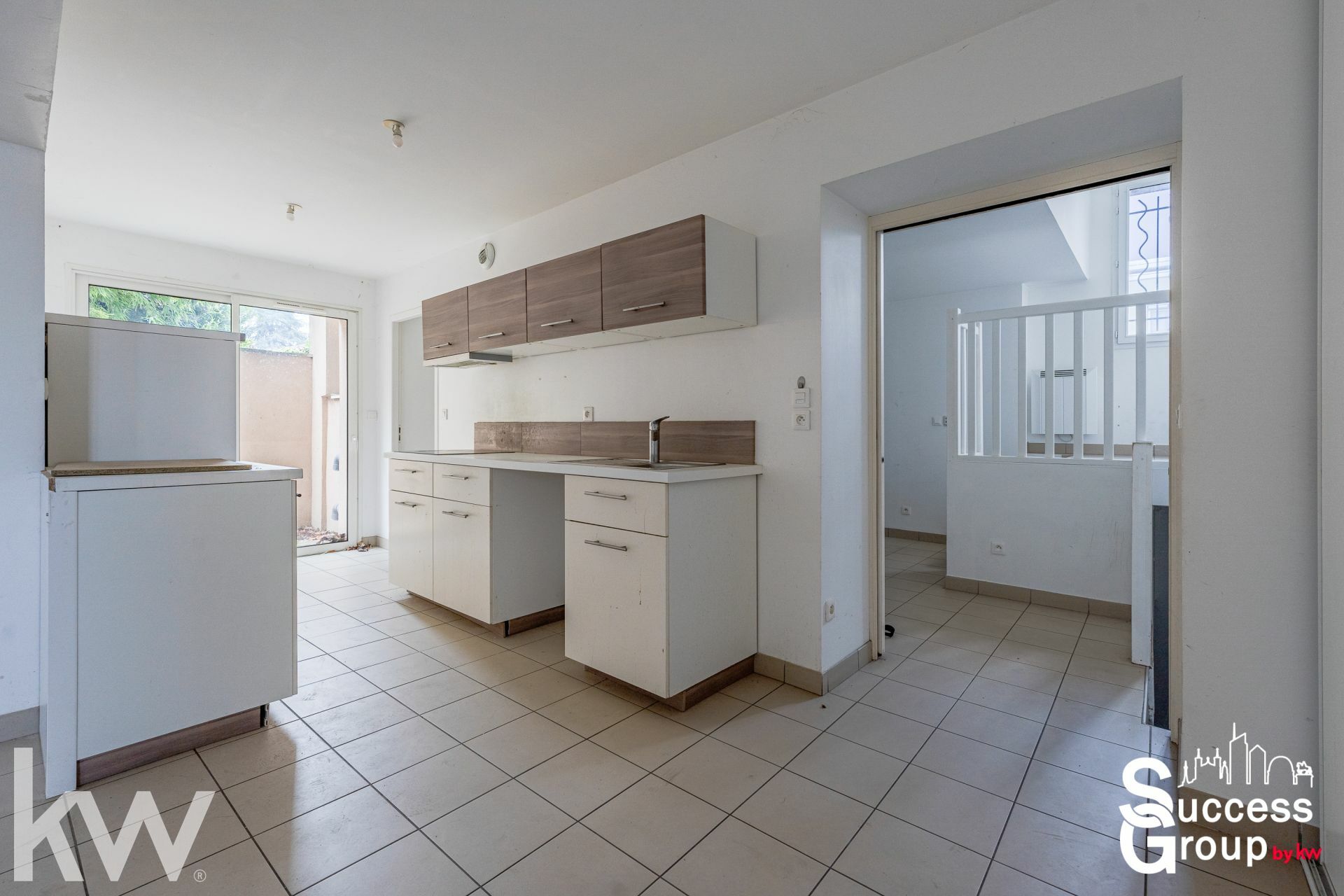 LYON 08 – Appartement T3 de 71 m² avec une terrasse et une cave