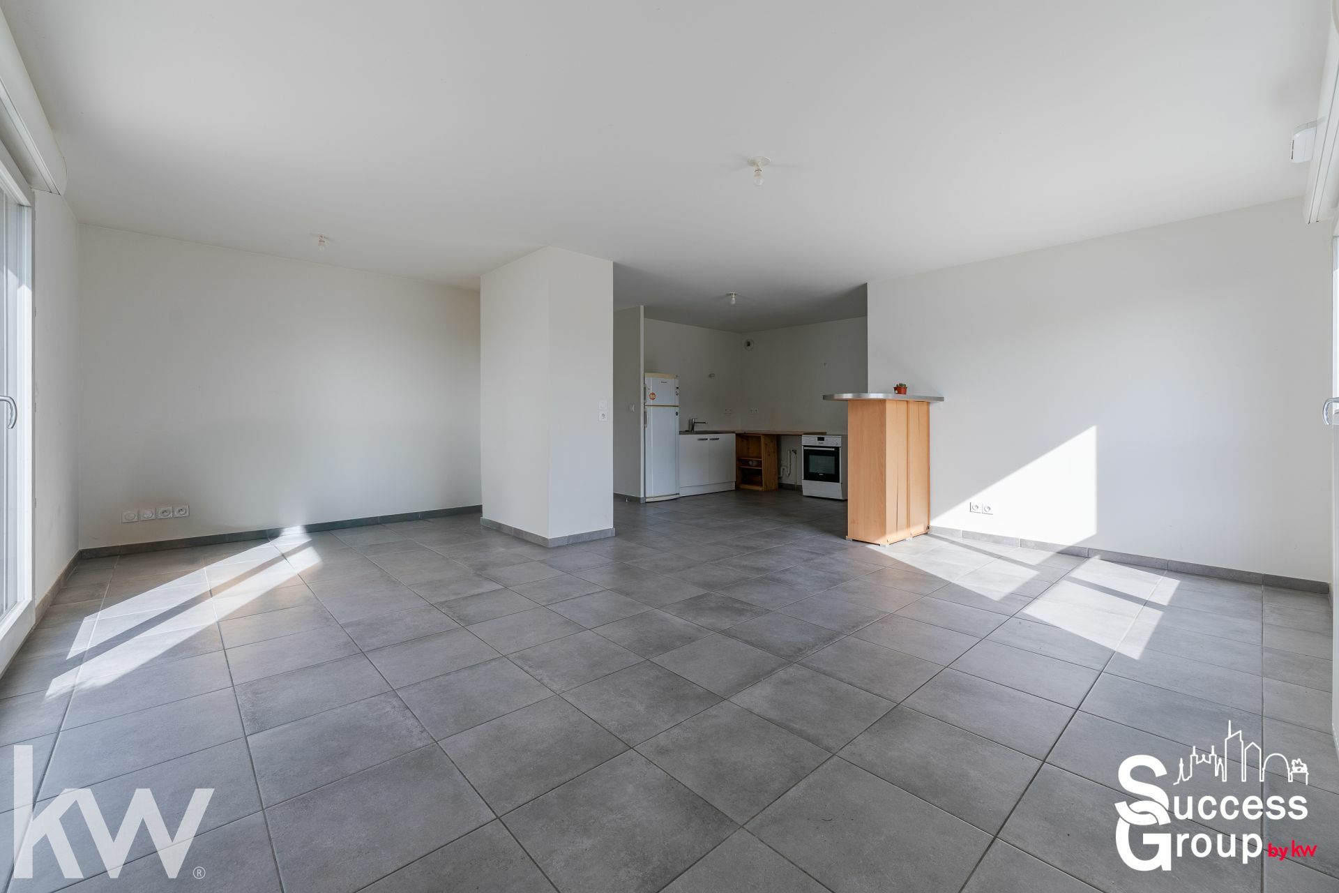 VILLEURBANNE – T4 de 85 m² avec terrasse et garages
