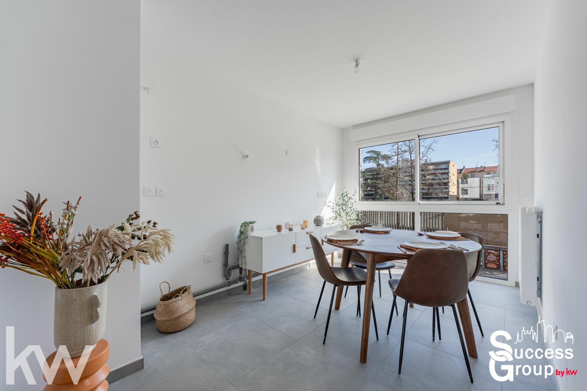 VILLEURBANNE  – Appartement T3 de 71 m² avec terrasse et stationnement