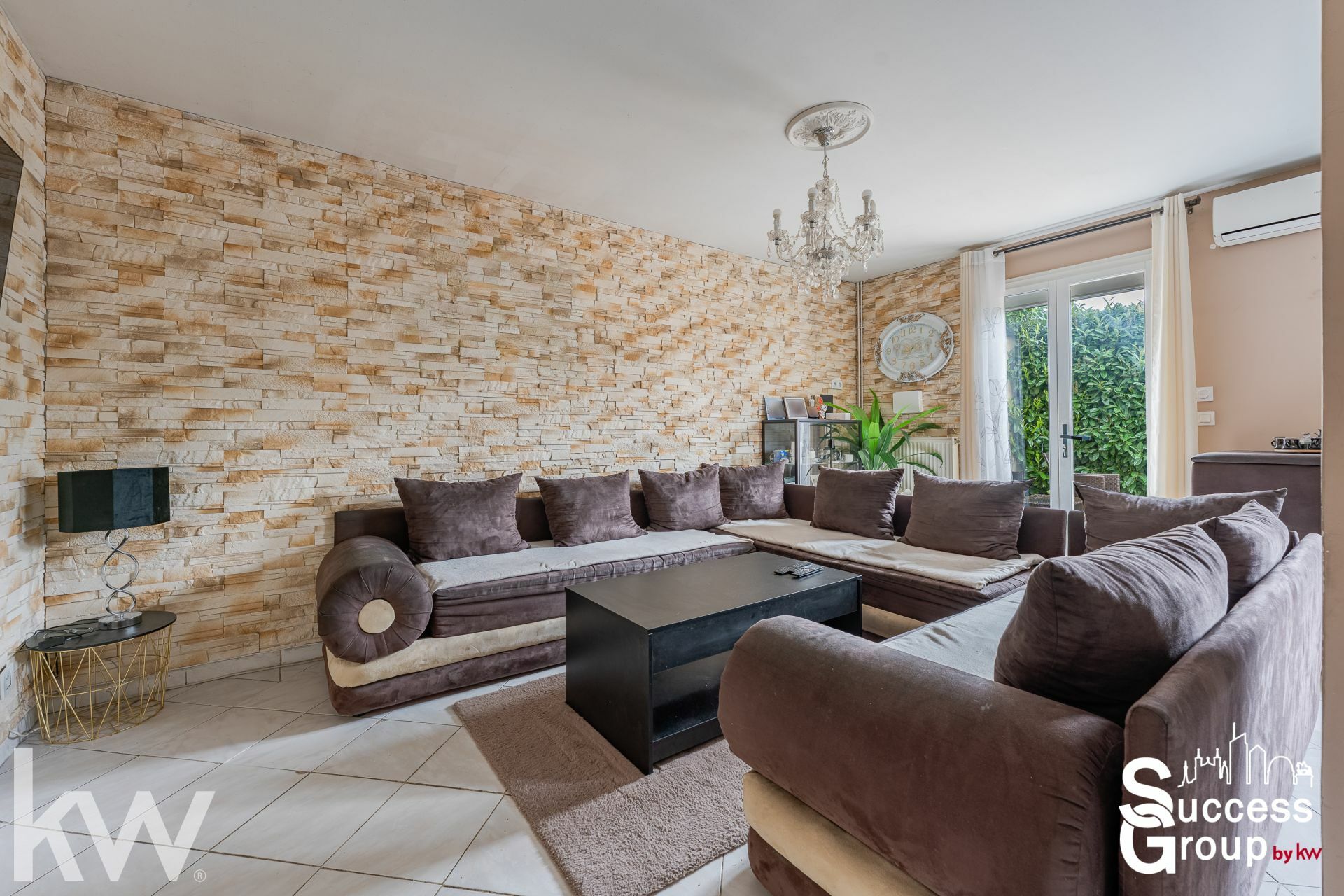VENISSIEUX – Maison 4 pièces de 98 m² avec terrasse, jardin et garage