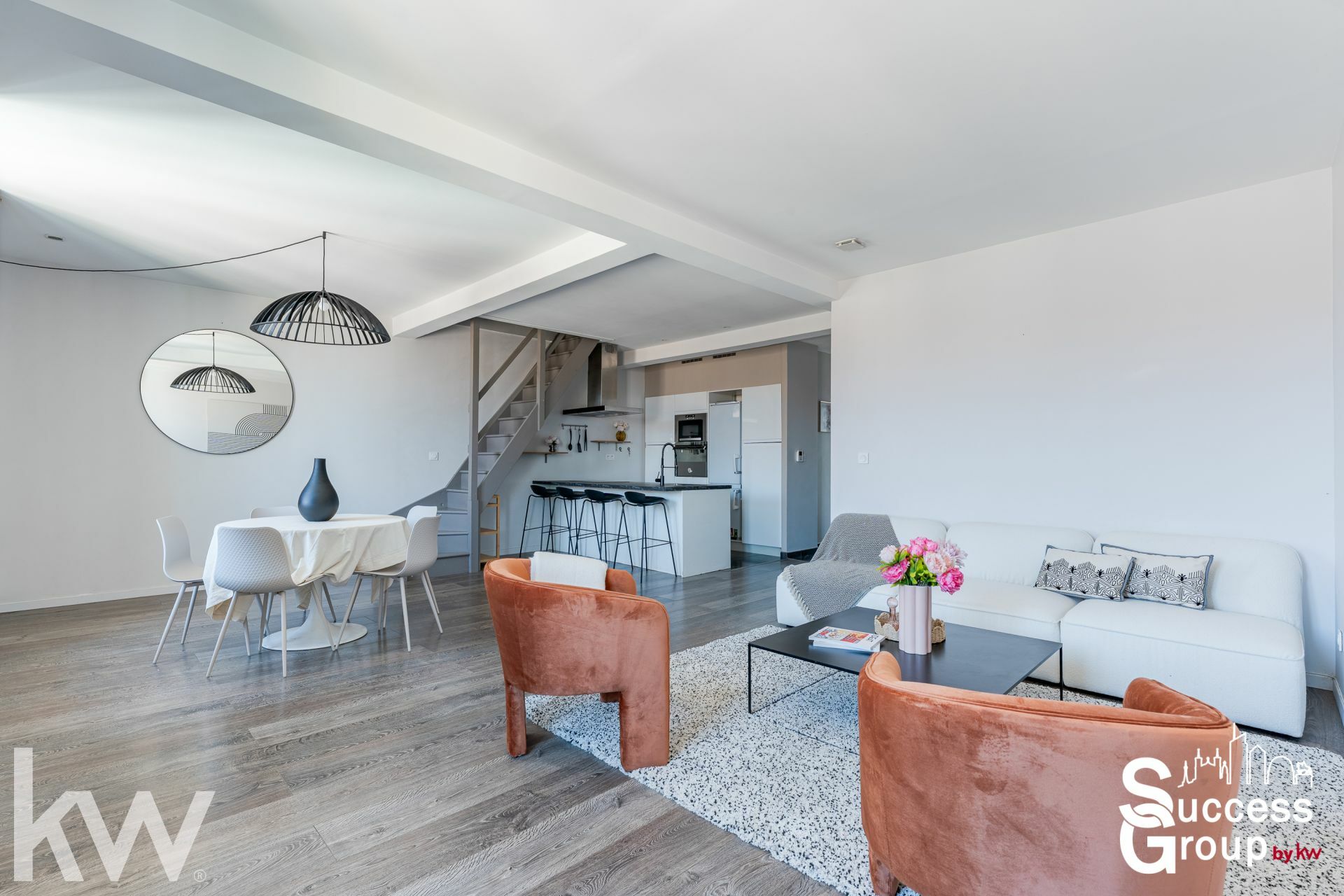 LYON 03 – appartement T4 de 100 m² en très bon état avec cave et grenier