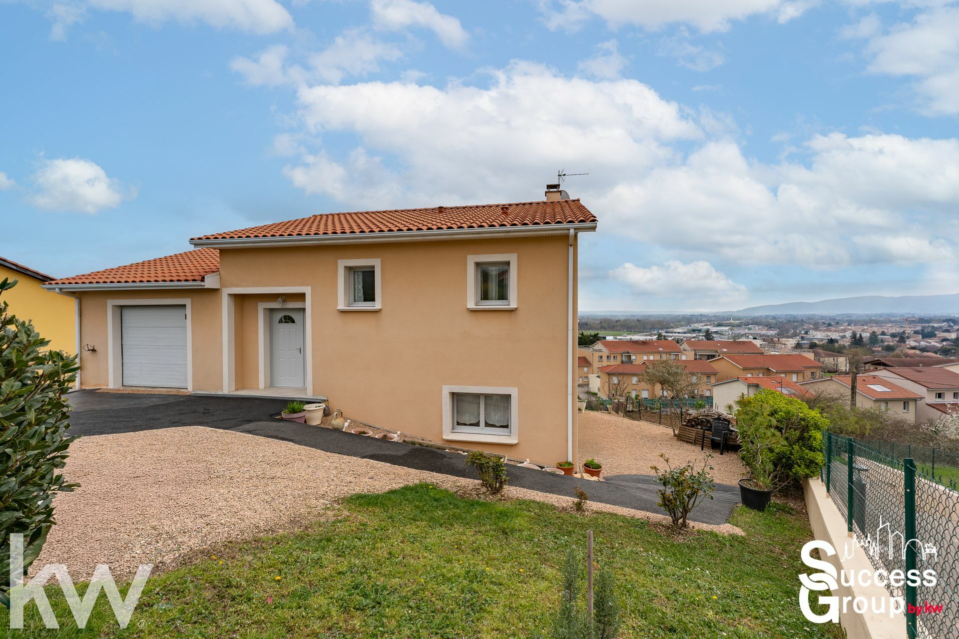 ANSE – Maison 6 pièces d’environ 160m² avec jardin, terrasse et garage