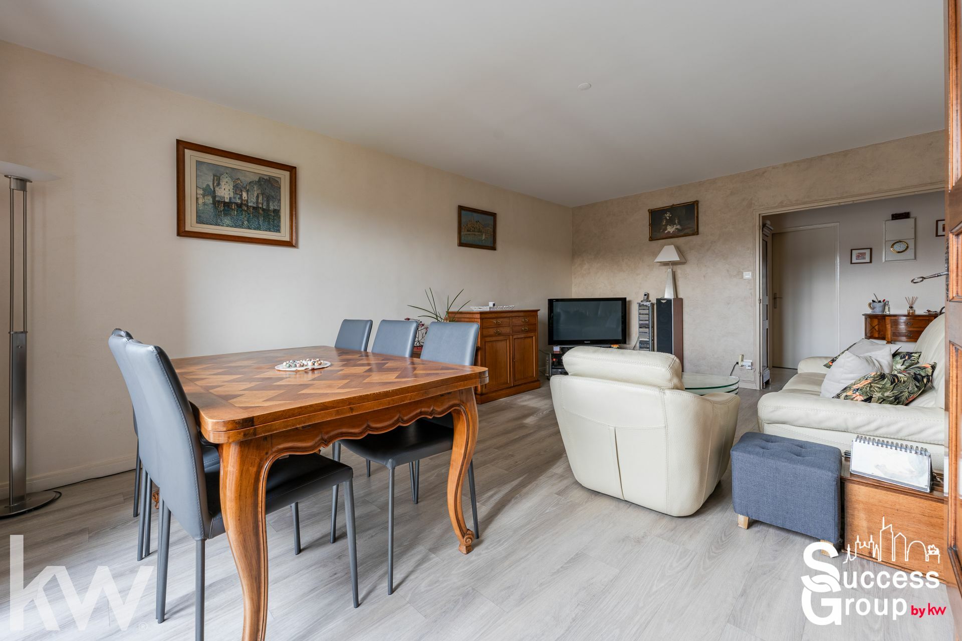FRANCHEVILLE – T4 de 91m² avec balcon, cave et stationnement