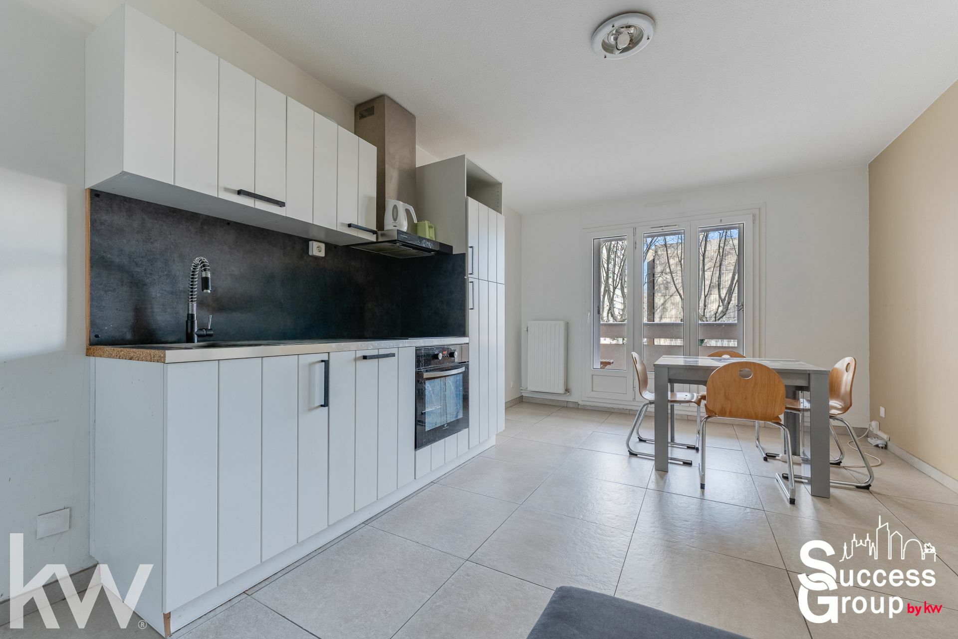 VILLEURBANNE – Appartement 3 pièces avec balcon, cave et garage