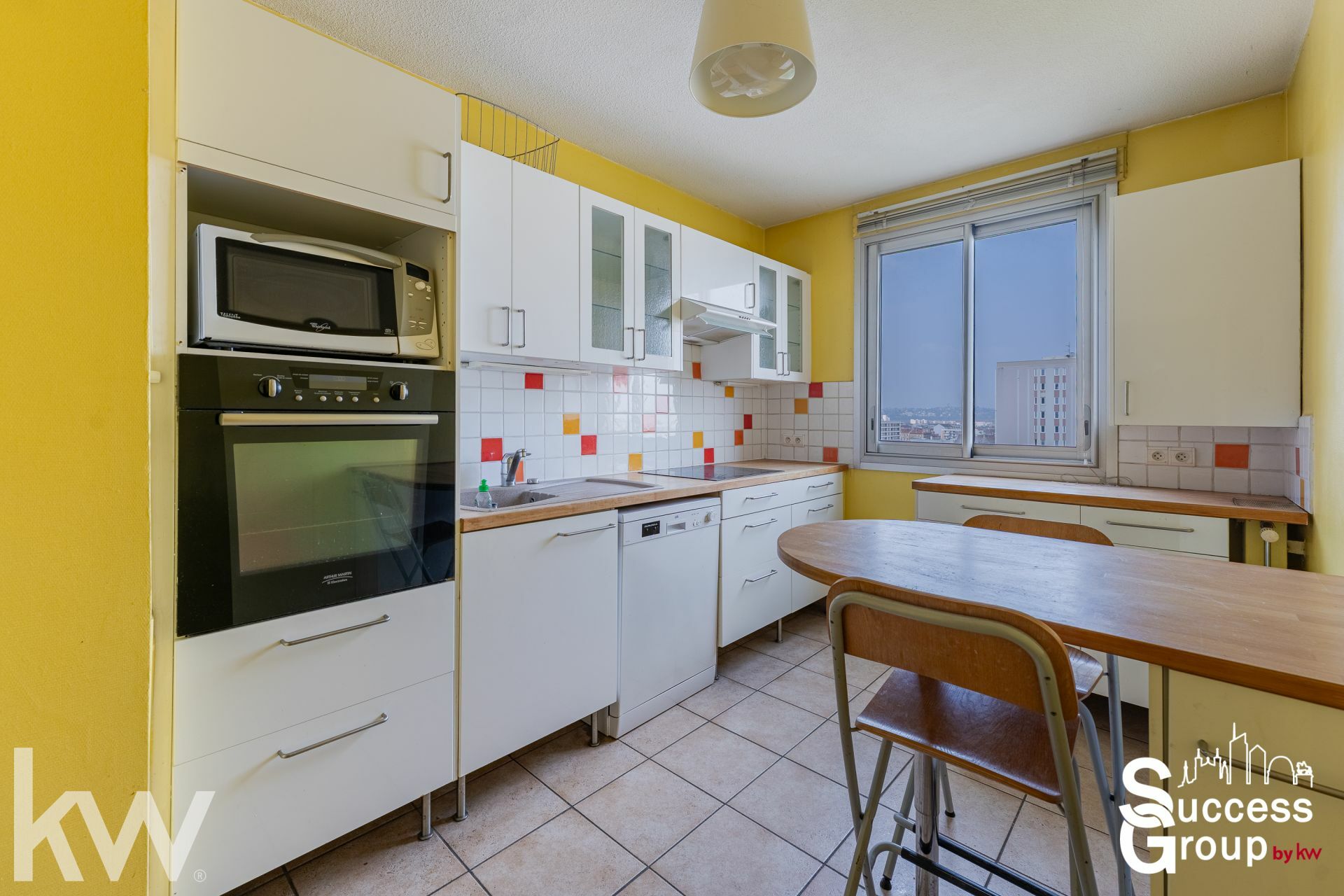 VILLEURBANNE – Appartement T4 de 85 m² avec balcon, cave et stationnement
