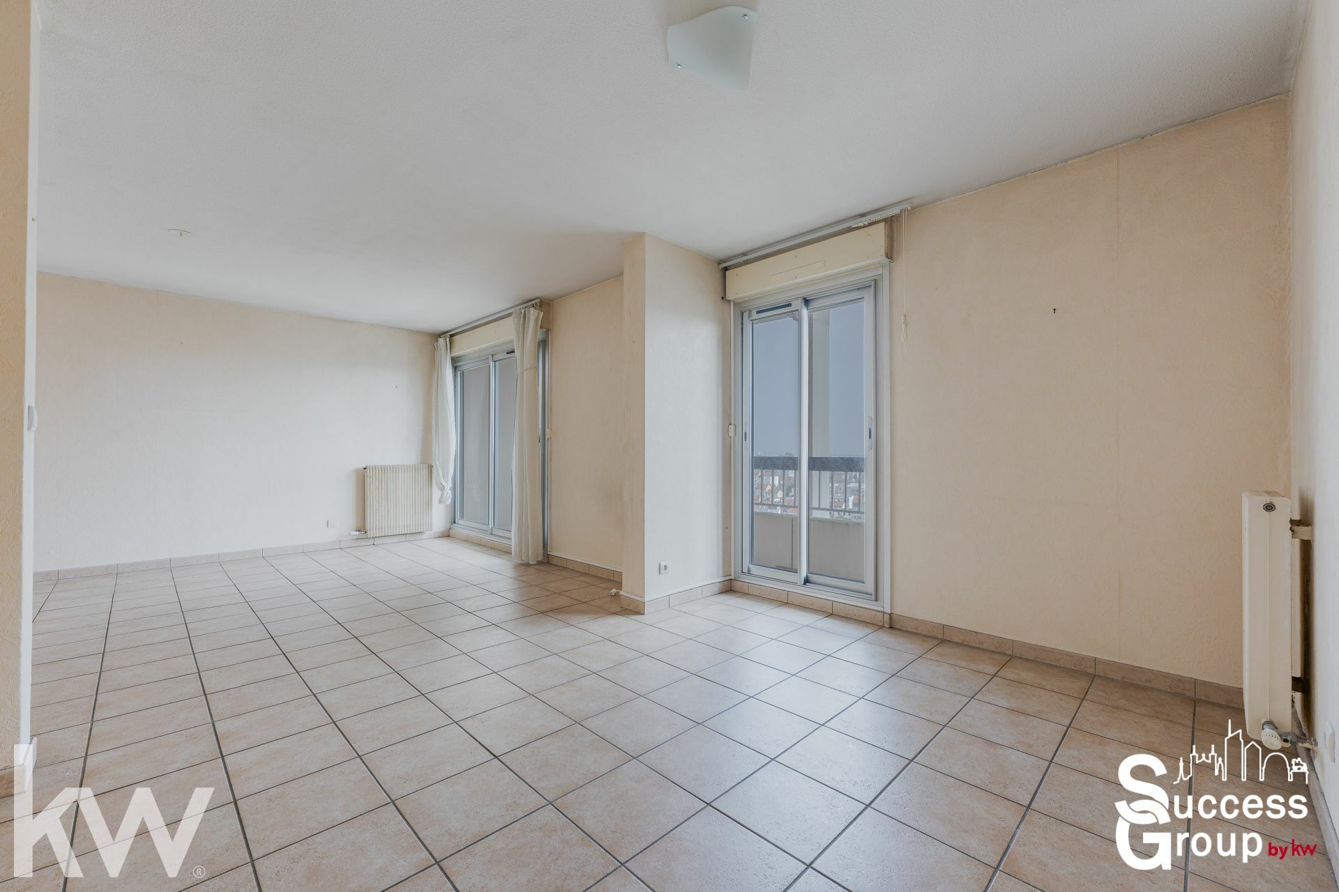 VILLEURBANNE – Appartement T4 de 85 m² avec balcon, cave et stationnement