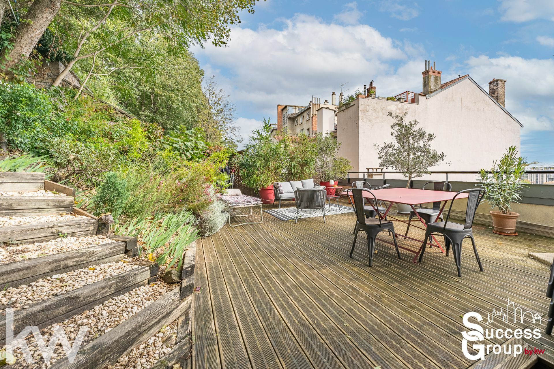 CALUIRE ET CUIRE – appartement T5 de 146 m² avec terrasse et jardin