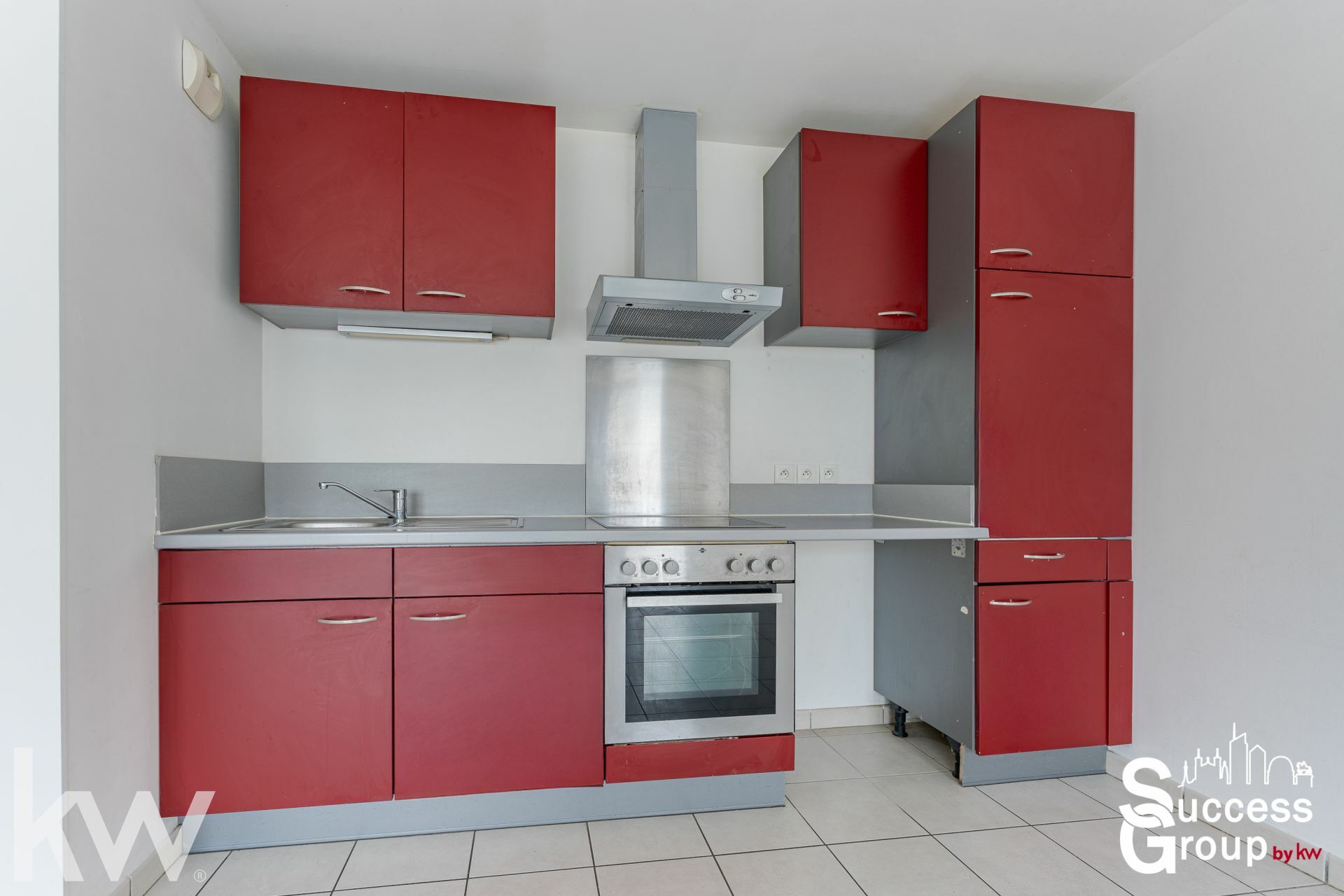 LYON 08 – Appartement T4 de 78 m² avec terrasse, balcons et stationnement