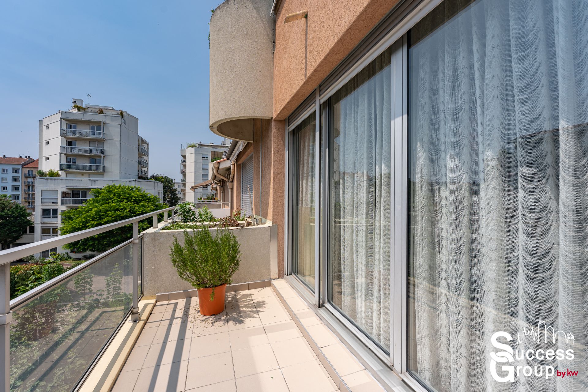 LYON 03 – Appartement T3 de 85 m² avec balcons et garage